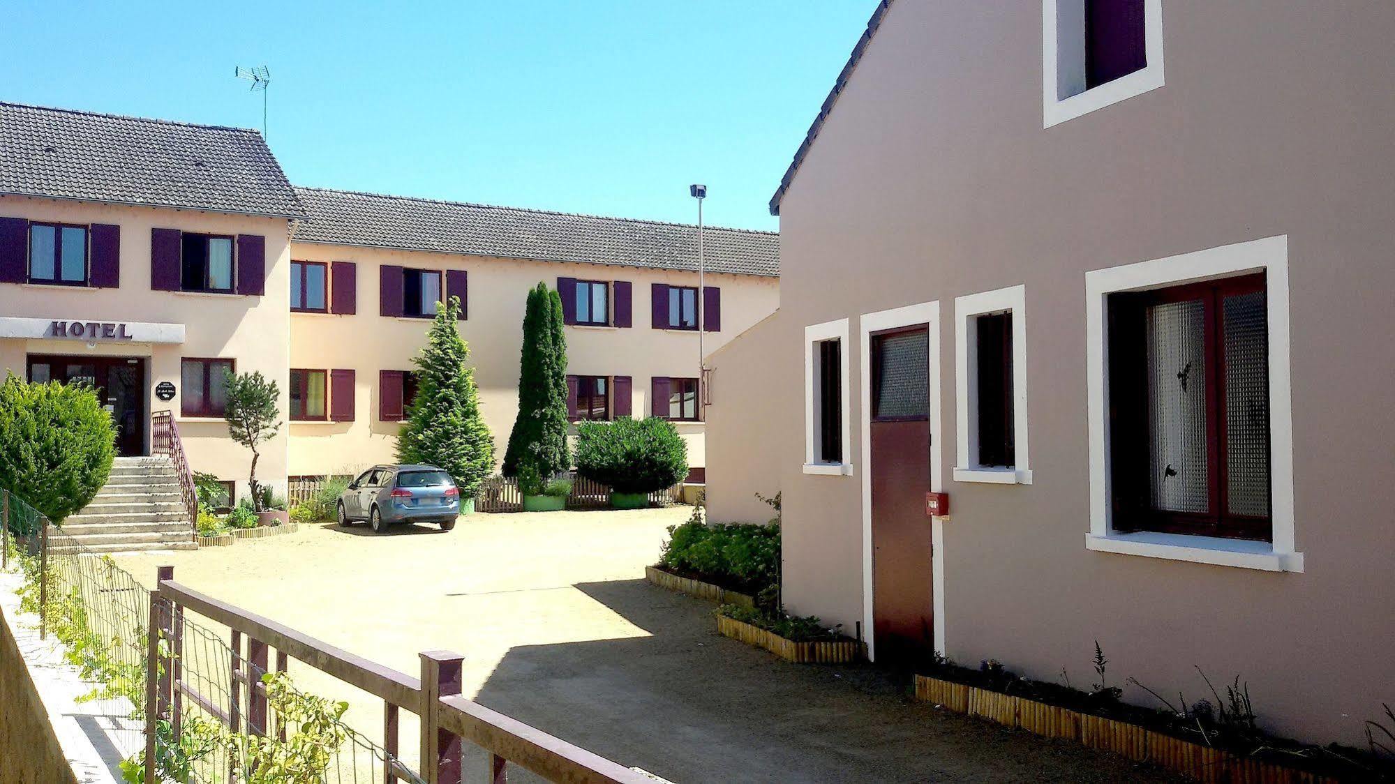 Le Merle Blanc Hotel Logis Digoin Exterior photo